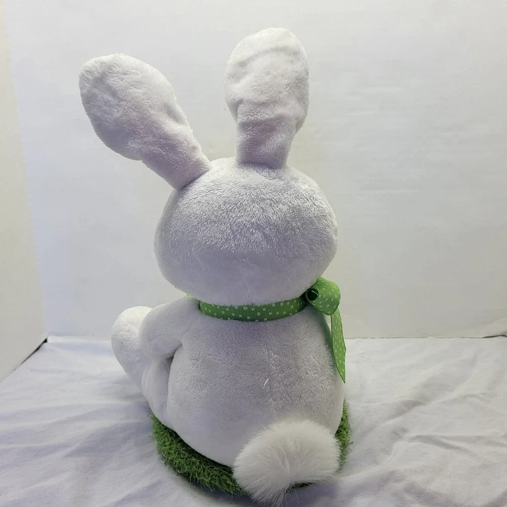 Hallmark Rockin Robin Animated Singing‎ Easter Bunny  Rabbit Chick Egg Plush EUC